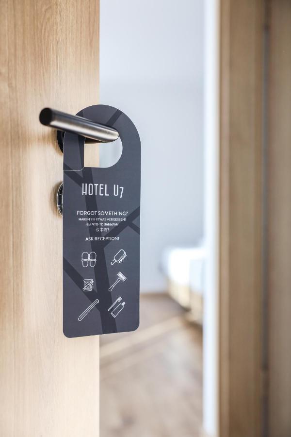 Hotel U7 เมทซิงเงน ภายนอก รูปภาพ