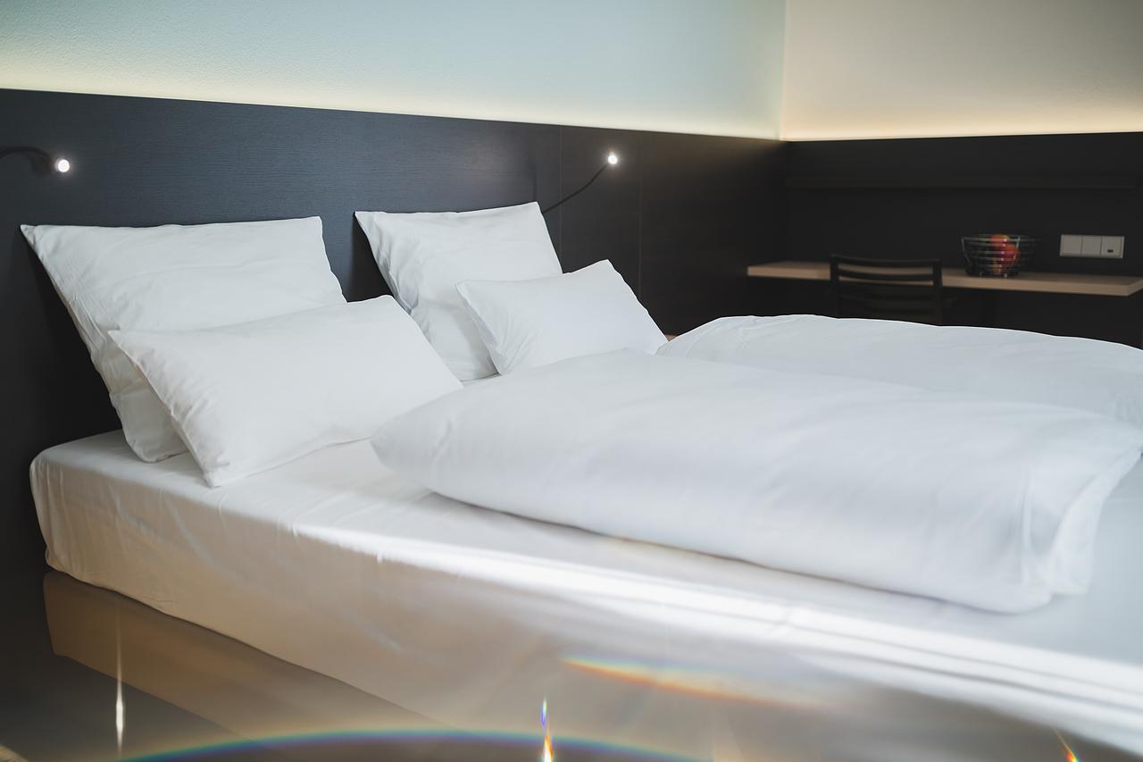 Hotel U7 เมทซิงเงน ภายนอก รูปภาพ